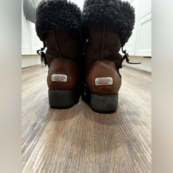 Woman’s UGGs boots, size 10 - Picture 3 of 10